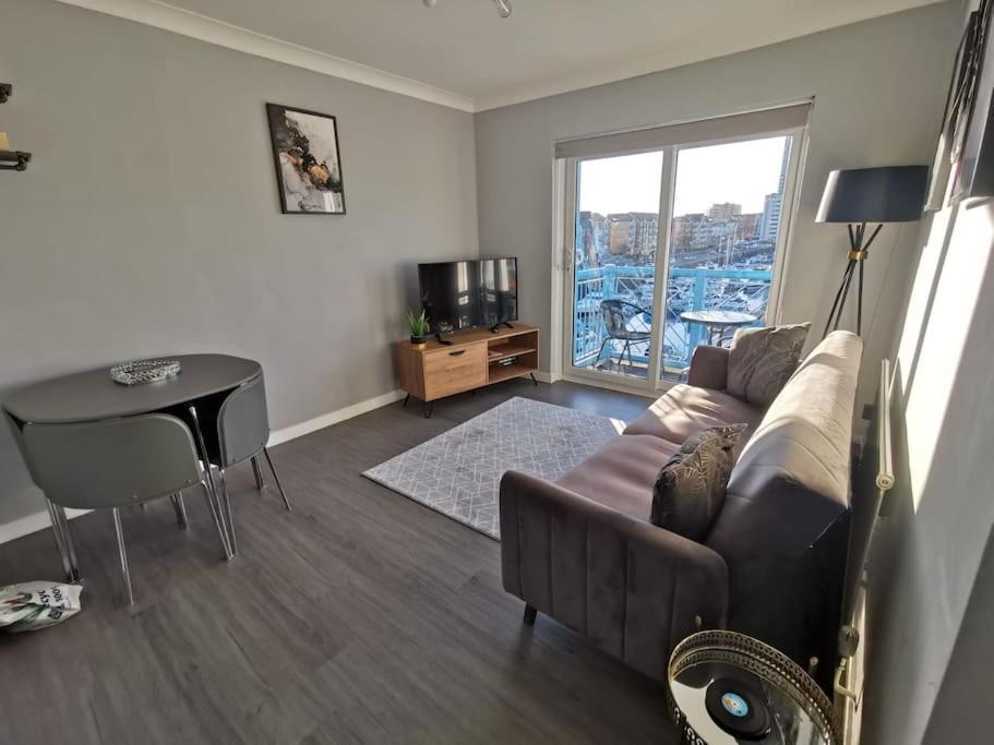 The Quay - Harbour View - By Tifa Stays Swansea Exterior foto
