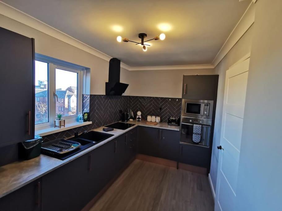 The Quay - Harbour View - By Tifa Stays Swansea Exterior foto